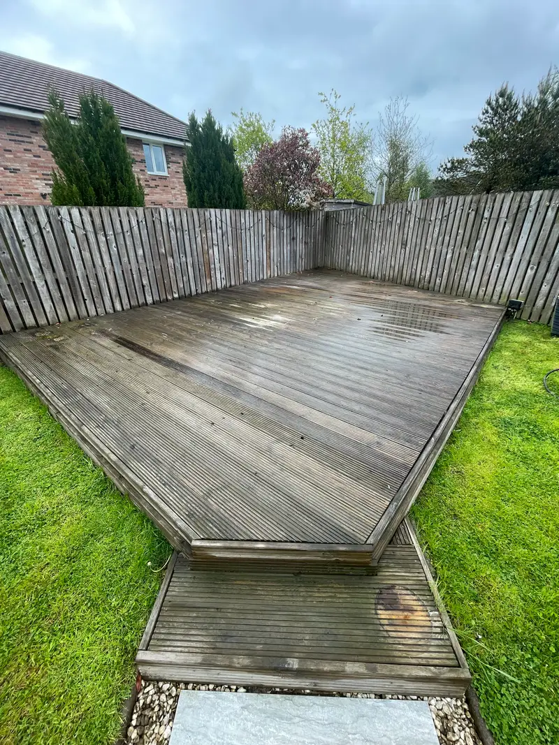 Garden Decking Restoration — before cleaning
